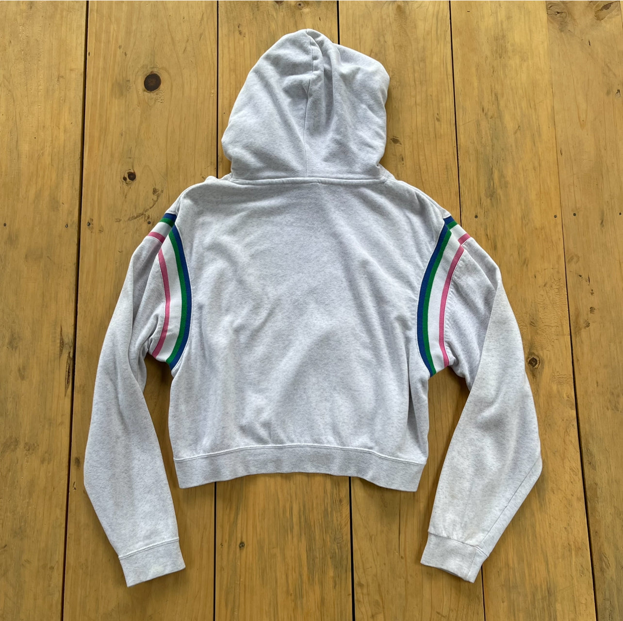 Sueter Nike, S