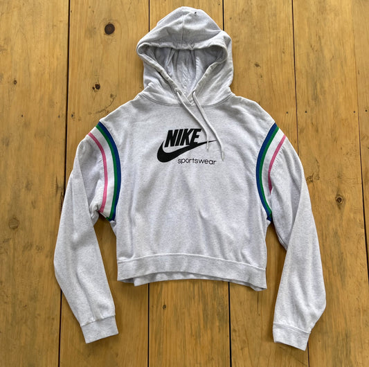 Sueter Nike, S