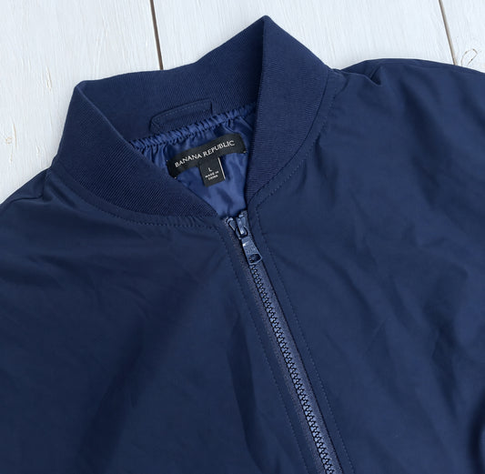 Chumpa Banana Republic, L